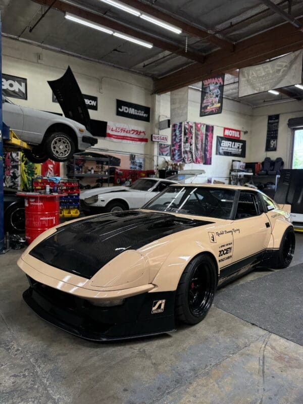 280ZX OEM Turbo Style Vented Hood - Image 12