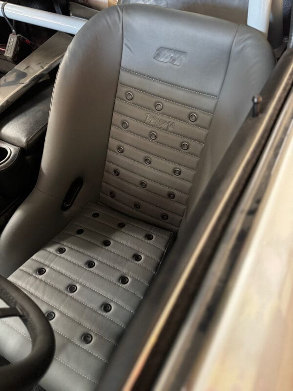 ST Bucket Seats - Image 9